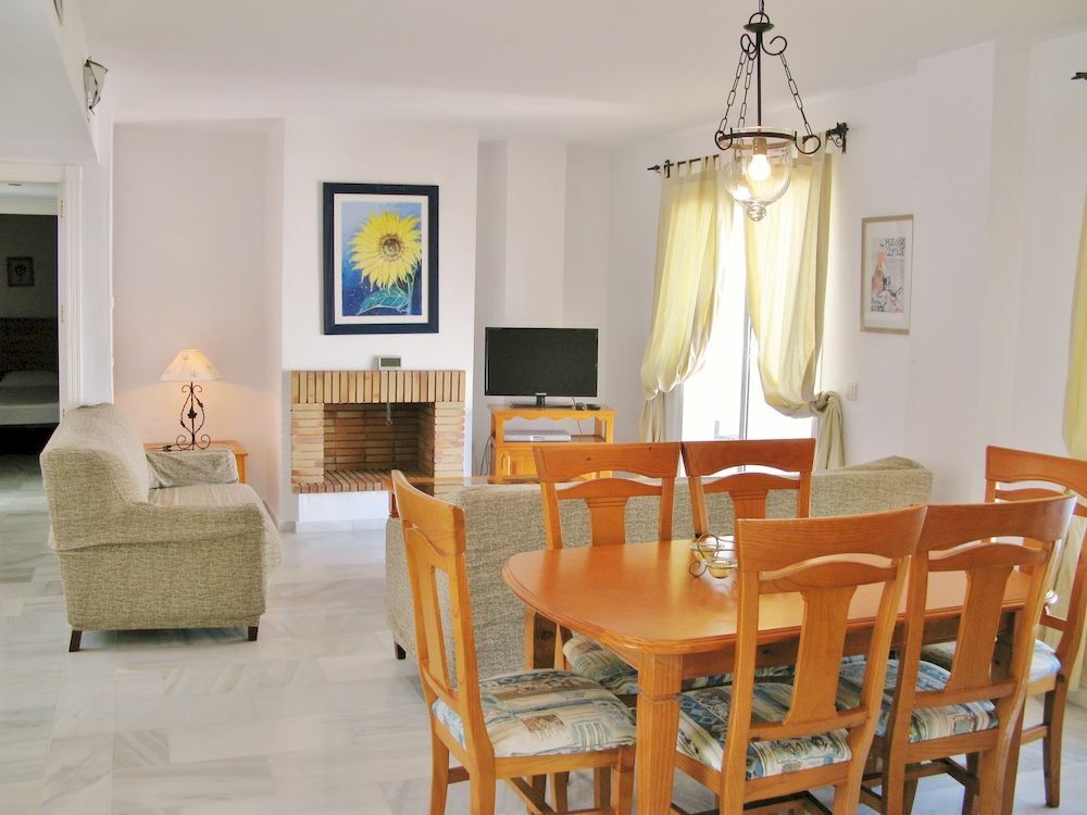 Apartamentos Y Casas Serinamar Marbella El Ángel 외부 사진