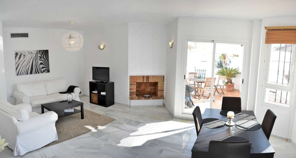 Apartamentos Y Casas Serinamar Marbella El Ángel 외부 사진