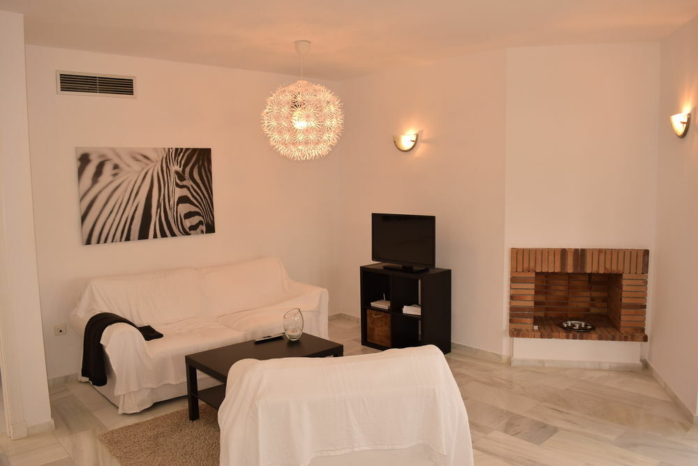 Apartamentos Y Casas Serinamar Marbella El Ángel 외부 사진